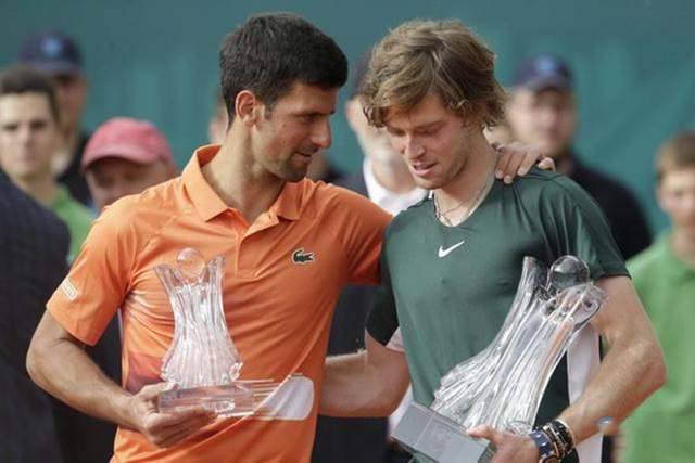 提供冰球 提供冰球