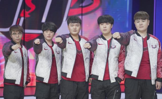 牌面互动更 牌面互动更