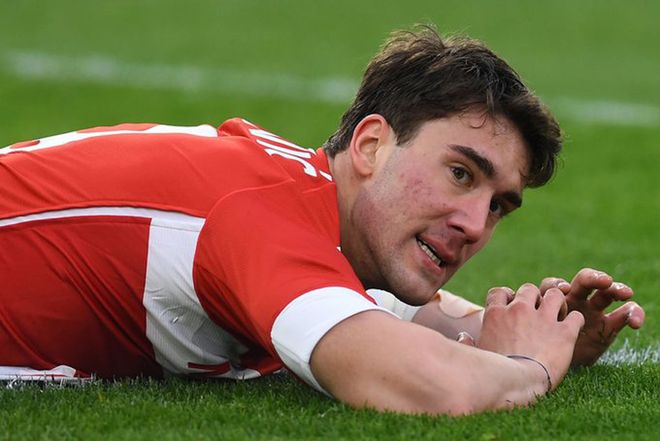 边后卫前压 边后卫前压